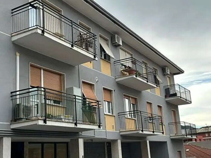 Appartamento trilocale in affitto in Via Monte Grappa, Como