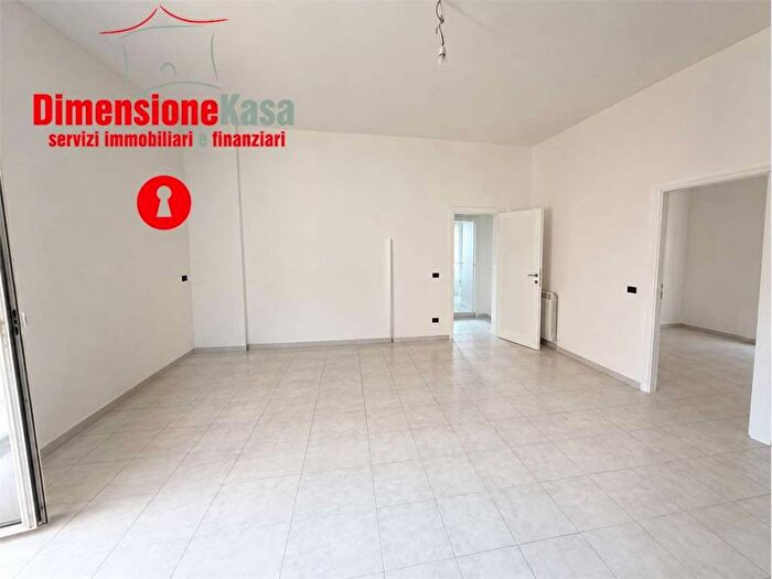 Appartamento trilocale in affitto in Via Maddaloni, Centro, San Felice a Cancello