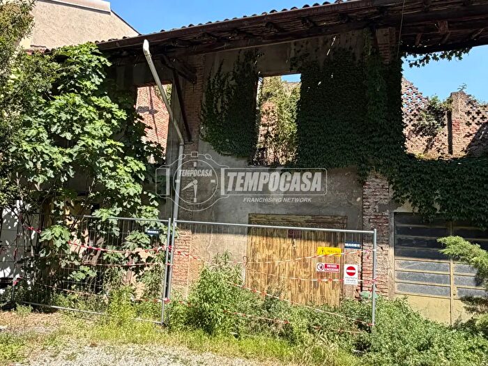 Casa con 6 locali in vendita in Mariano Comense