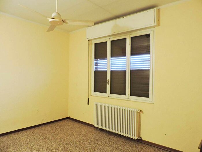 Casa con 6 locali in affitto in Via Enrico Ferri, Centro, San Benedetto Po