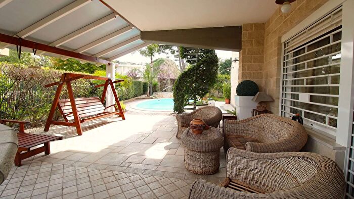 Casa con 5 locali in vendita in Bari