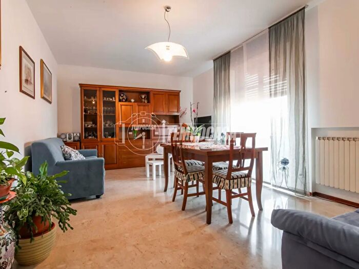 Appartamento trilocale in vendita in Via Arno, Gorla Minore