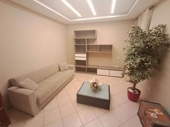 Appartamento trilocale in affitto in Viale Fiume Mesima, Catanzaro