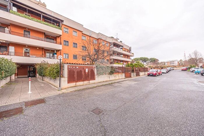 Appartamento trilocale in vendita in Via Fraine, Roma