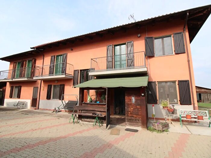 Appartamento con 7 locali in vendita in Berteri, Santo Stefano Roero