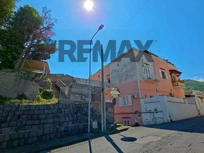 Appartamento trilocale in vendita in Ischia