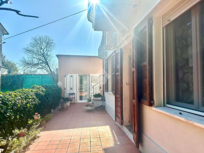 Appartamento trilocale in vendita in Via della Pineta, Ravenna