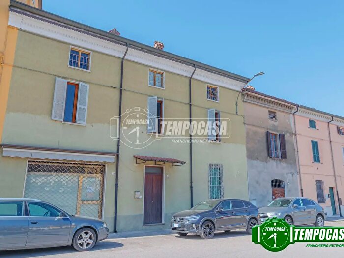 Appartamento trilocale in vendita in Via Trieste, Carpaneto Piacentino