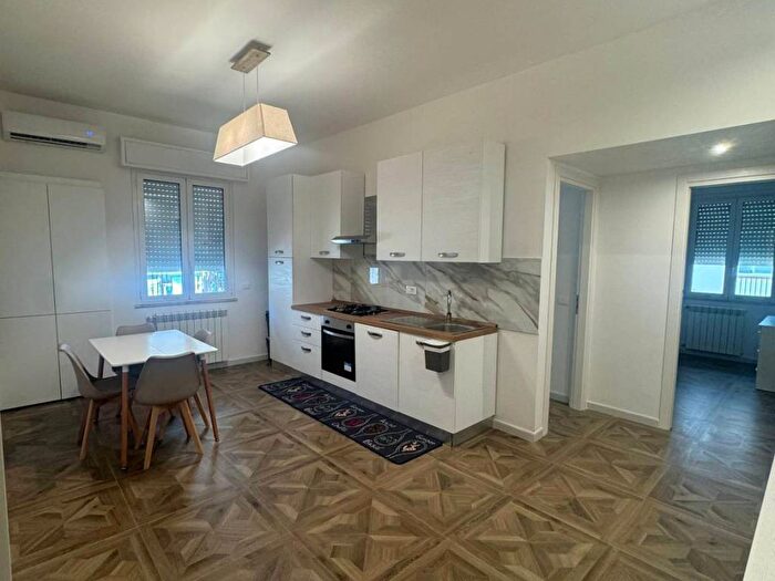 Appartamento trilocale in affitto in Via Caprera, Catanzaro Lido, Catanzaro