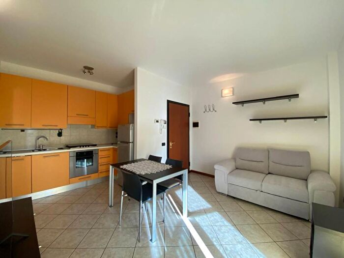 Appartamento bilocale in affitto in Via Aristotele, Precotto, Milano