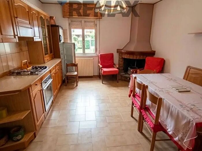 Appartamento con 8 locali in vendita in Via Traversa Prima di Corso Italia, Castelmauro