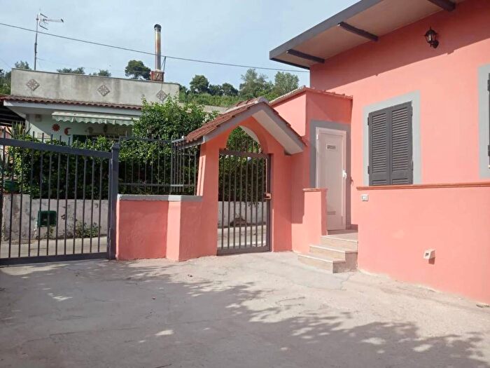 Casa trilocale in affitto in Via Provinciale Pianura, Via Campana Cigliano, Pozzuoli