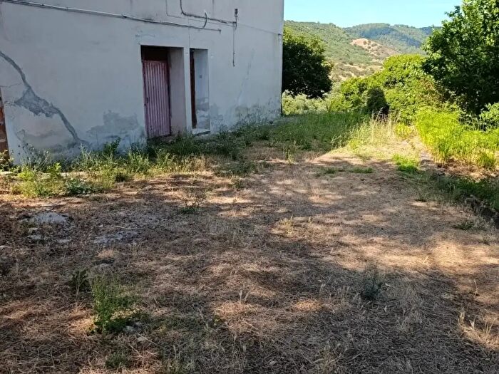 Appartamento con 6 locali in vendita in Via Francesco Cossiga, Siligo