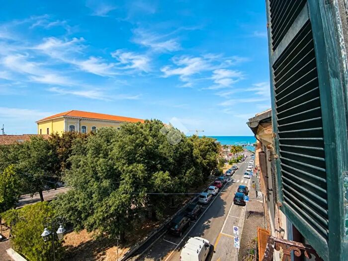 Appartamento quadrilocale in vendita in Piazza della Libertà, Giulianova