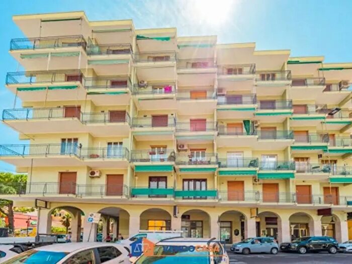 Appartamento quadrilocale in vendita in Corso Europa, Loano