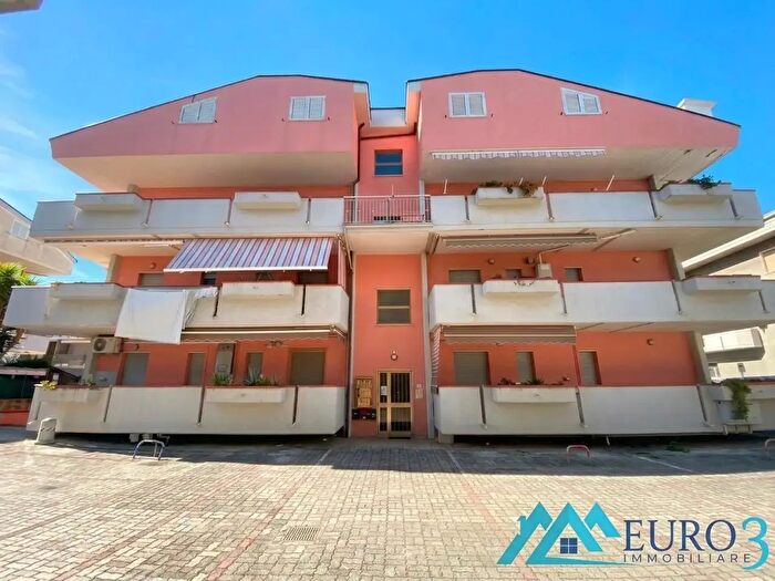 Appartamento bilocale in vendita in Via dei Ludi, Alba Adriatica