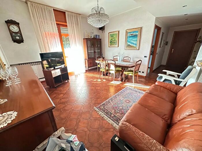 Appartamento trilocale in vendita in Via Mantegna, Pioltello