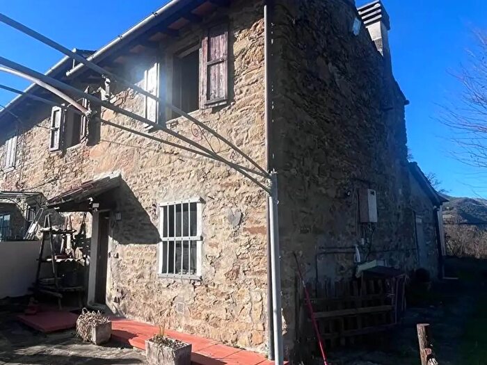 Casa quadrilocale in vendita in Località Castiglioni, Rufina