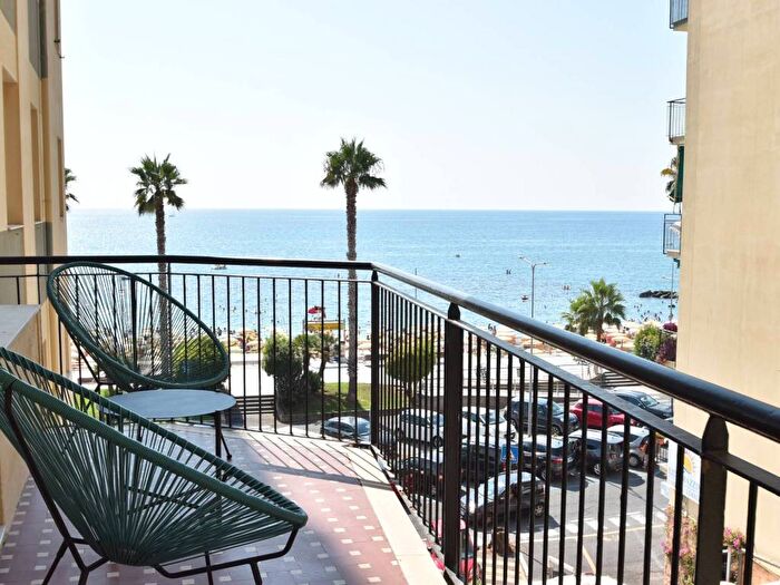 Appartamento quadrilocale in affitto in Piazzale Giuseppe Mazzini, Centro, Loano