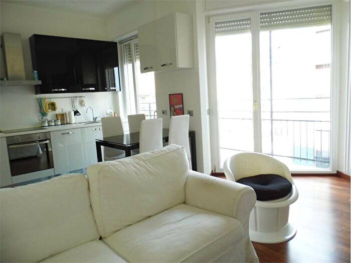 Appartamento con 6 locali in affitto in Via Savona, Piazza Napoli, Milano