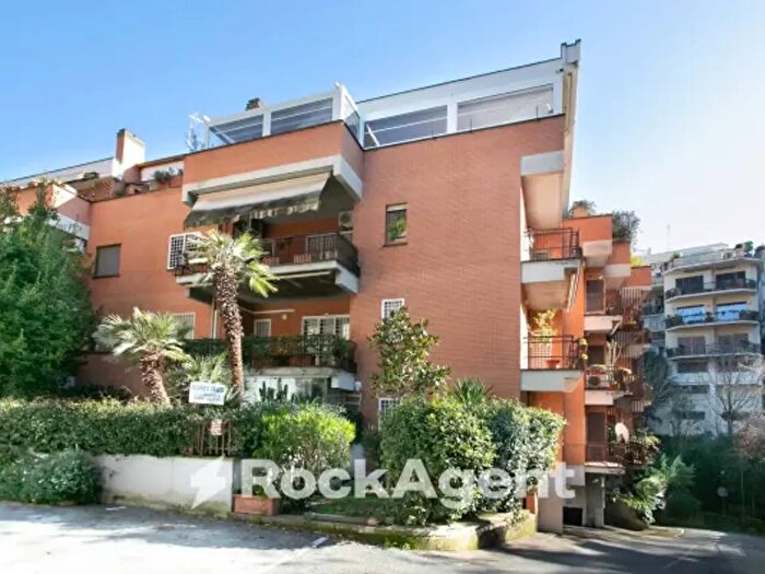 Appartamento trilocale in affitto in Via Sanzeno, Roma