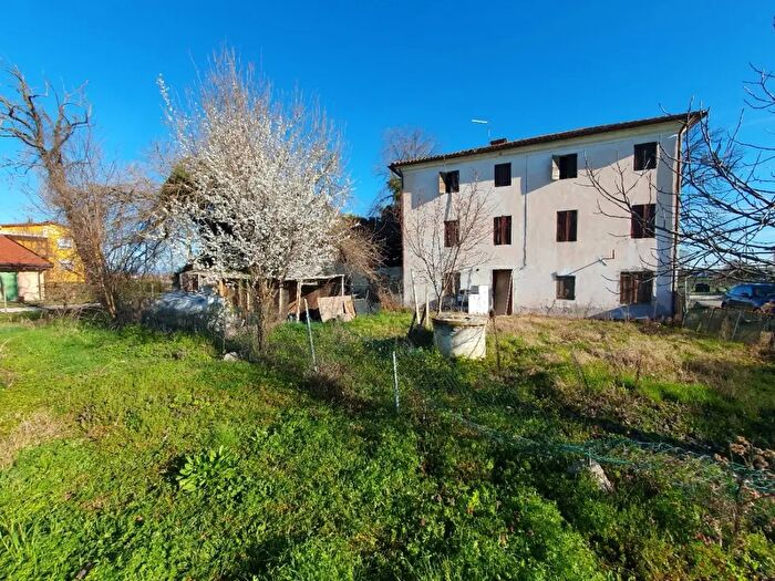 Casa con 5 locali in vendita in Oderzo
