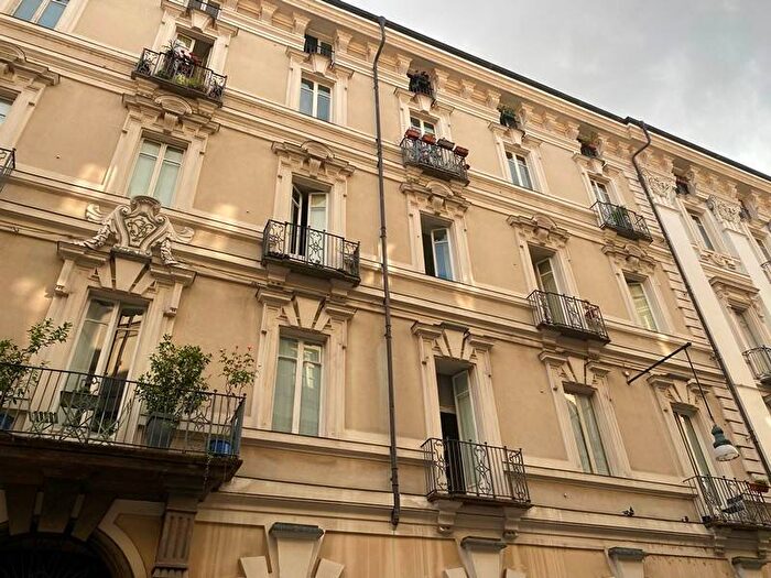 Appartamento con 5 locali in affitto in Via Giuseppe Garibaldi, Quadrilatero Romano, Torino