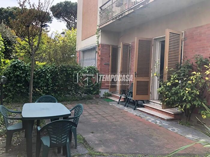 Appartamento trilocale in affitto in Via Pietro Maroncelli, Viareggio