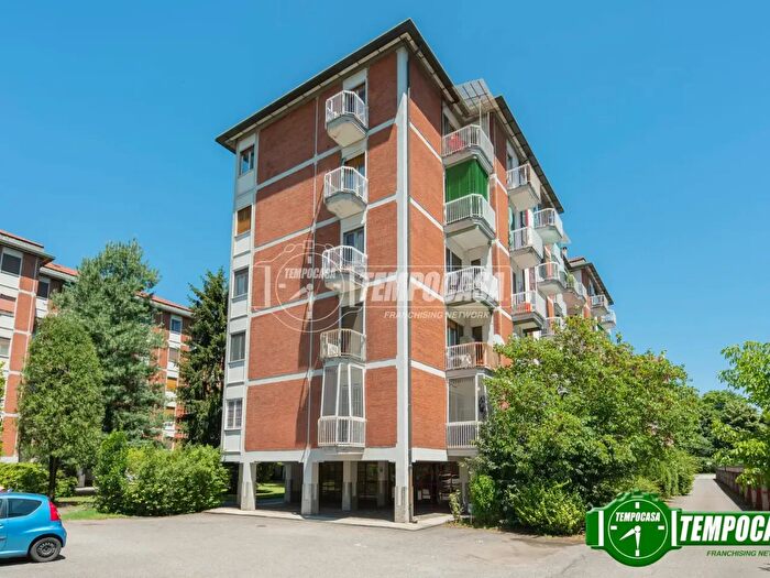 Appartamento quadrilocale in vendita in Via Palmiro Togliatti, Locate Di Triulzi