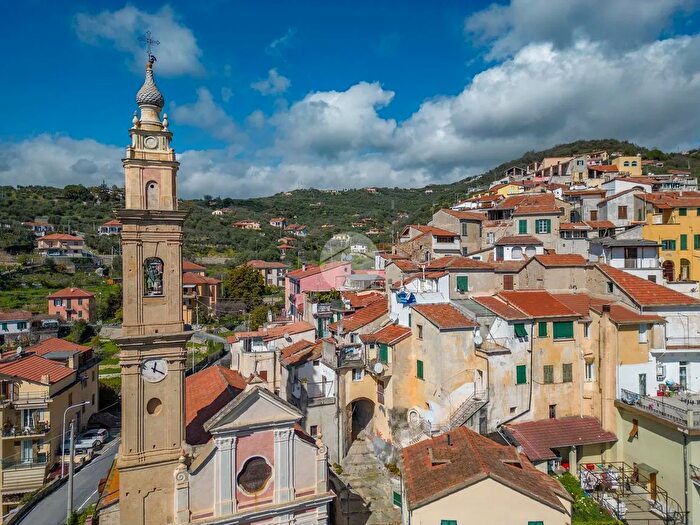 Appartamento quadrilocale in vendita in Via Domenico Bruno, Imperia