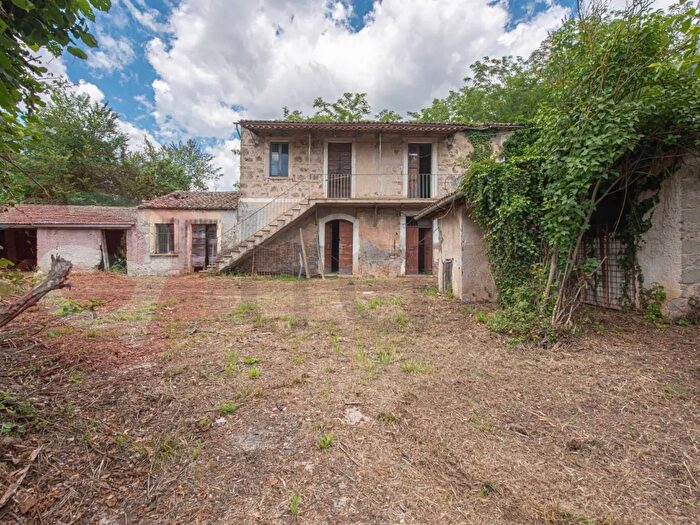 Casa con 7 locali in vendita in Via Campominonno, Roccasecca