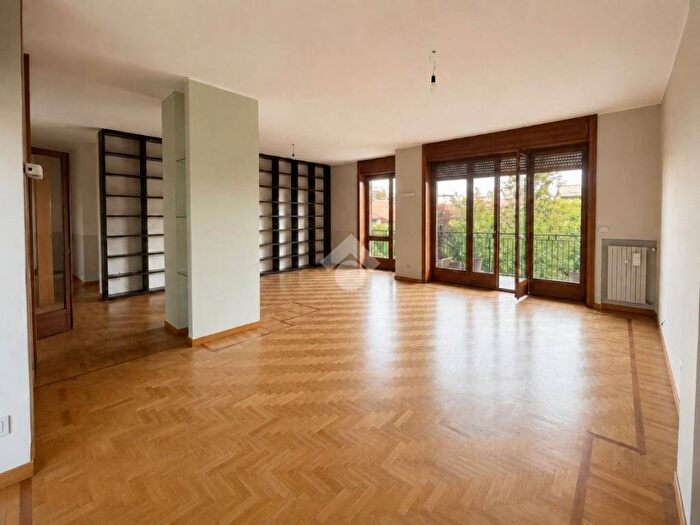 Appartamento con 5 locali in affitto in Via Quadronno, Quadronno Crocetta, Milano