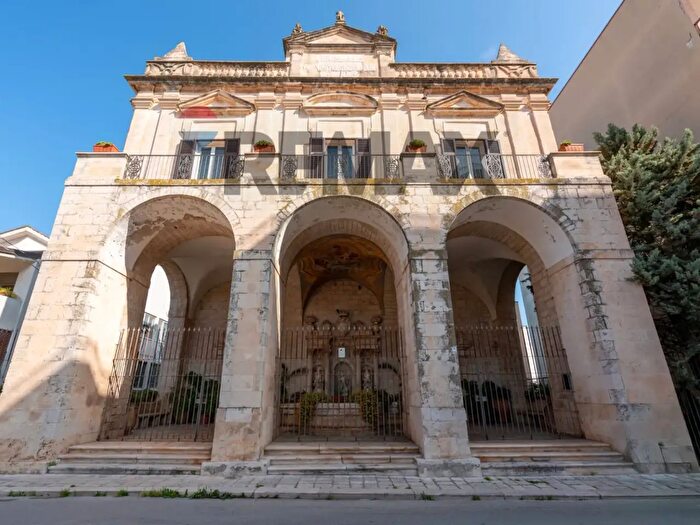 Casa con 13 locali in vendita in Vito Luciani, Acquaviva Delle Fonti