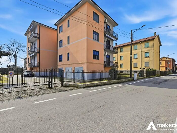 Appartamento trilocale in vendita in Via IV Novembre, Mulazzano