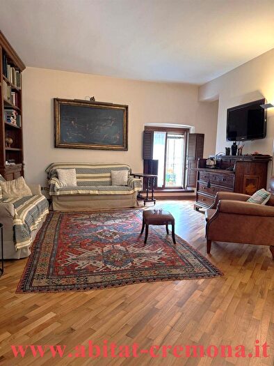 Appartamento quadrilocale in vendita in Via Villa Glori, Cremona