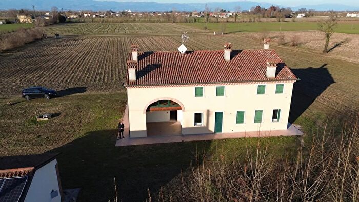 Casa quadrilocale in vendita in Via Bosco di Sopra, Camisano Vicentino