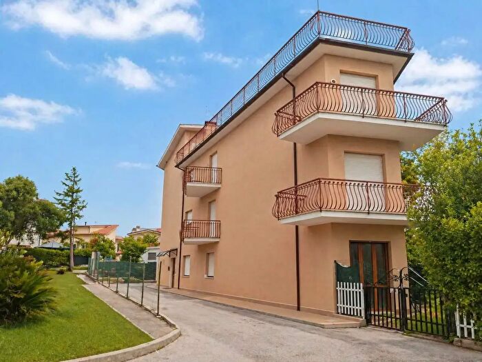 Appartamento con 5 locali in vendita in Via Nobel, Castelfidardo