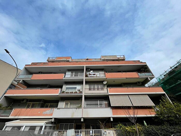 Appartamento trilocale in affitto in Cecchignola Giuliano Dalmata, Roma