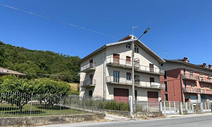 Casa con 20 locali in vendita in Via alle Valli, San Michele Mondovi