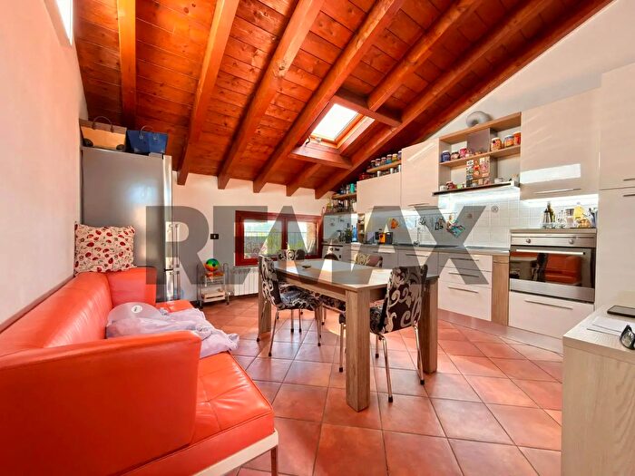 Appartamento bilocale in vendita in Via Broletto, Bellinzago Lombardo