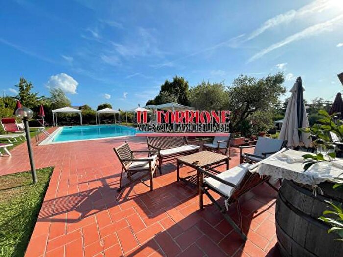 Casa in vendita in Via San Giuseppe, Montecarlo