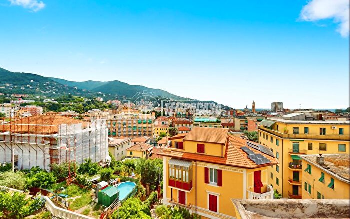 Appartamento trilocale in vendita in Rapallo