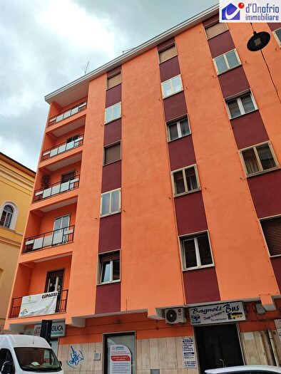 Appartamento con 6 locali in affitto in Via Zurlo, Campobasso