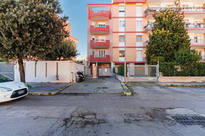 Appartamento trilocale in vendita in Via Michele Saponaro Lecce, Lecce