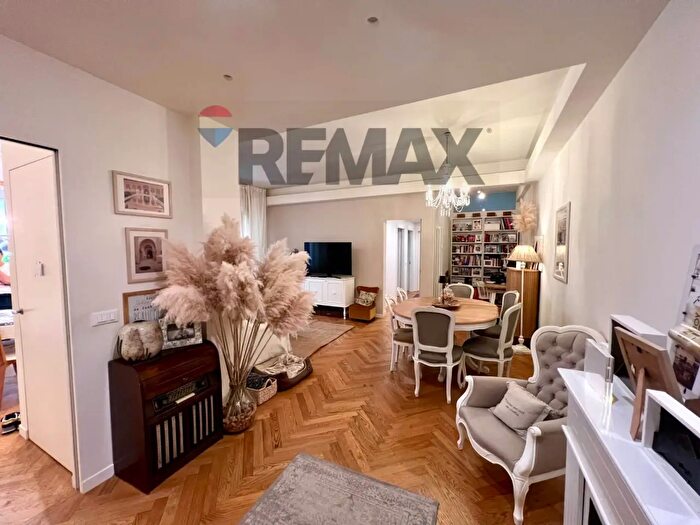 Appartamento con 6 locali in vendita in Largo Giuseppe Casini, Chiavari