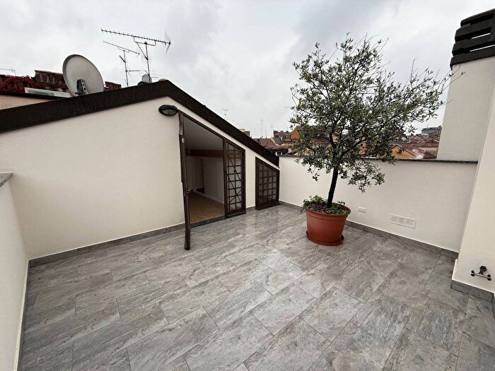 Casa trilocale in affitto in Via del Torchio, Carrobbio, Milano