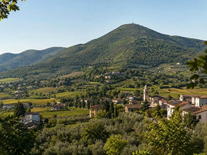 Casa con 6 locali in vendita in Baone