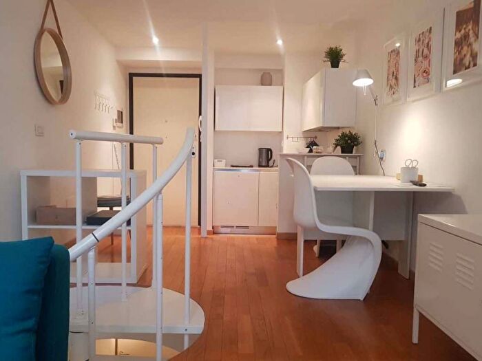 Appartamento trilocale in affitto in Via Giovanni Enrico Pestalozzi, Barona, Milano