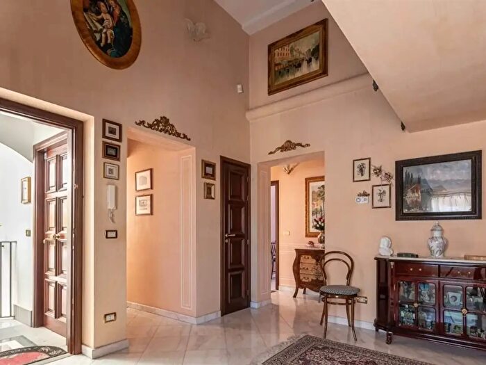 Appartamento con 7 locali in affitto in Via Garibaldi, Termini Imerese