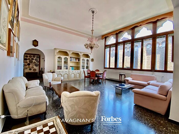 Appartamento con 5 locali in vendita in Venezia